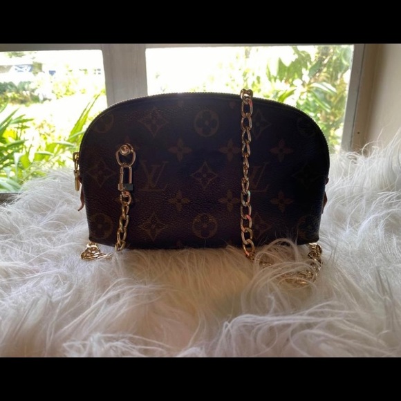 Louis Vuitton Cosmetic Pochette - Picture 7 of 7